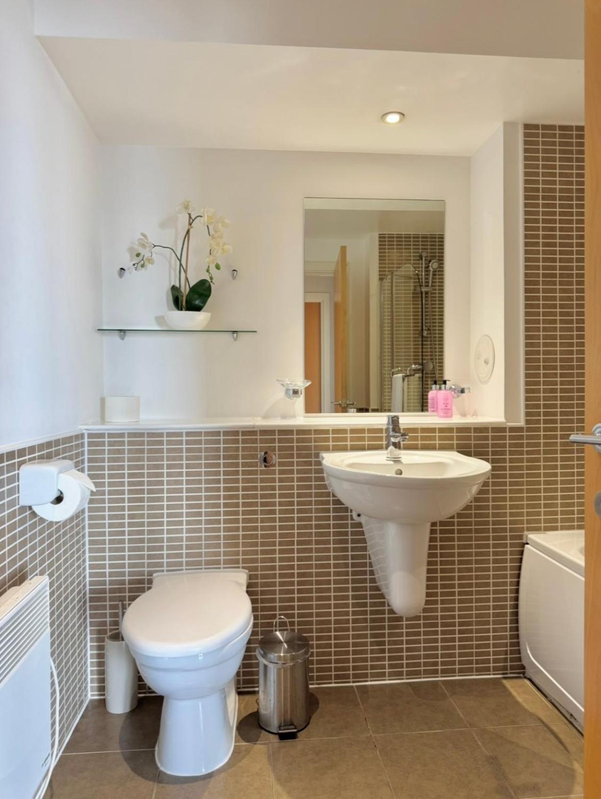 Modern Two Bedroom Apartments EDI Exterior photo