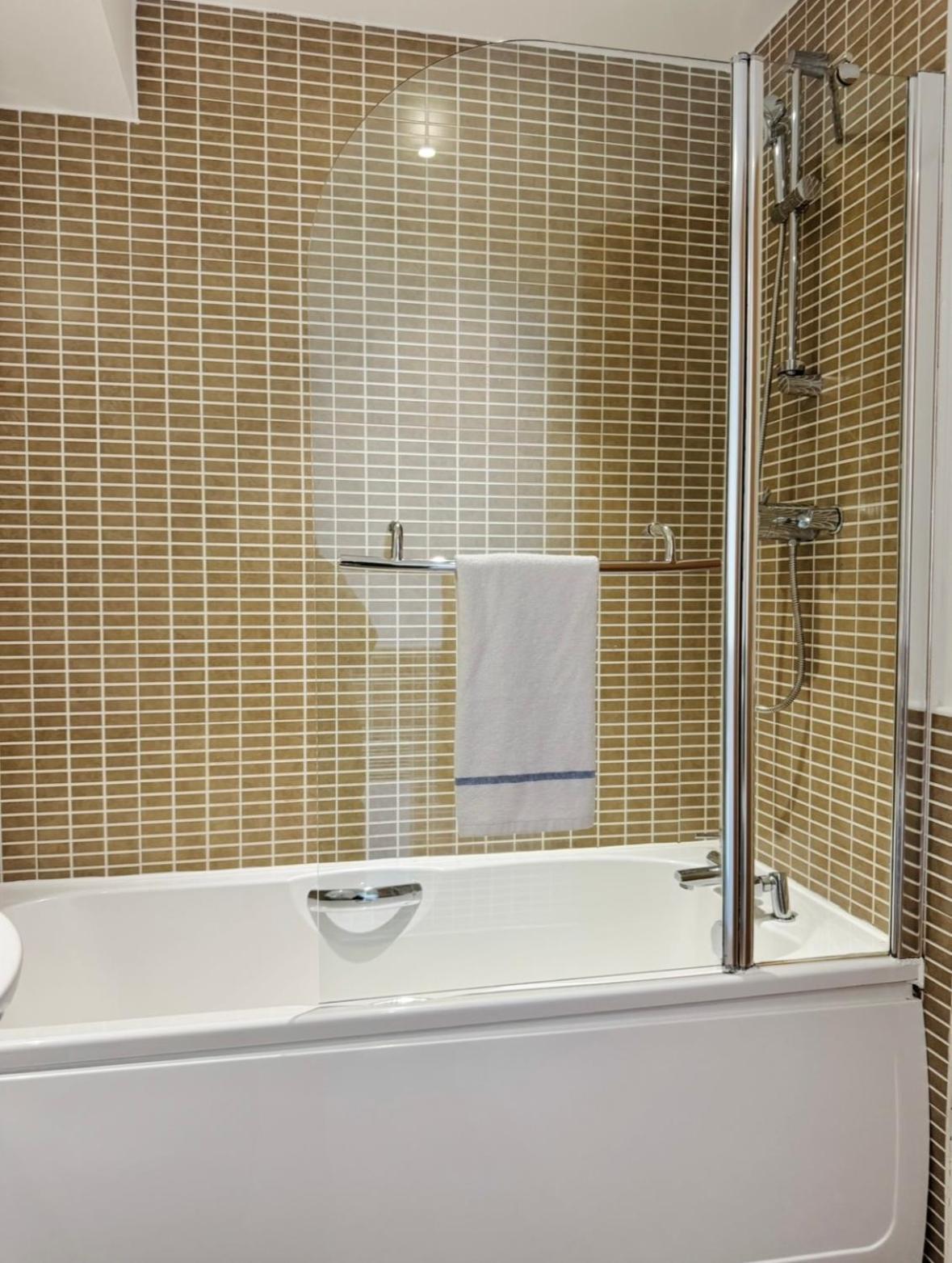 Modern Two Bedroom Apartments EDI Exterior photo