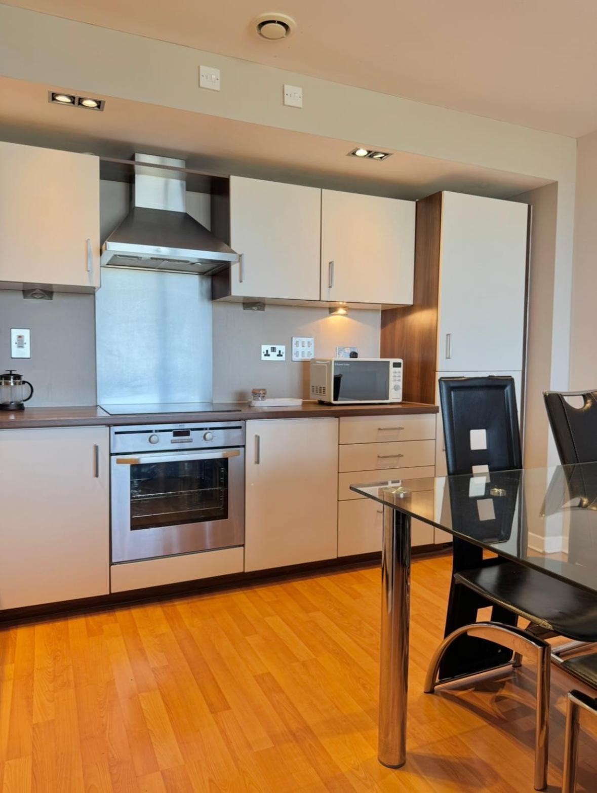 Modern Two Bedroom Apartments EDI Exterior photo